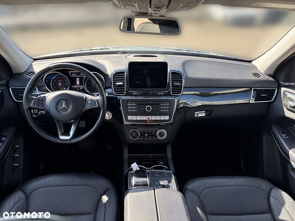 Mercedes-Benz GLS - 14