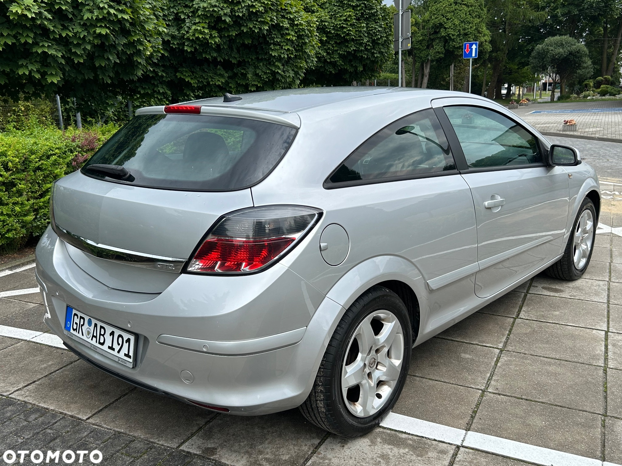 Opel Astra GTC 1.6 Catch me - 3