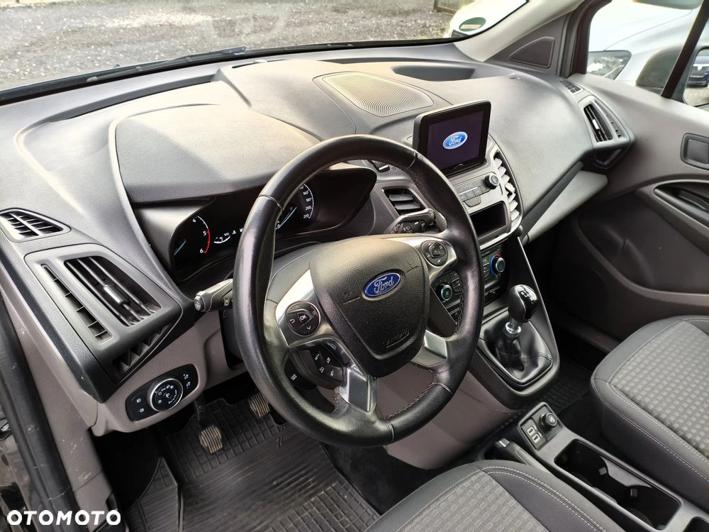 Ford Tourneo Connect Grand - 24