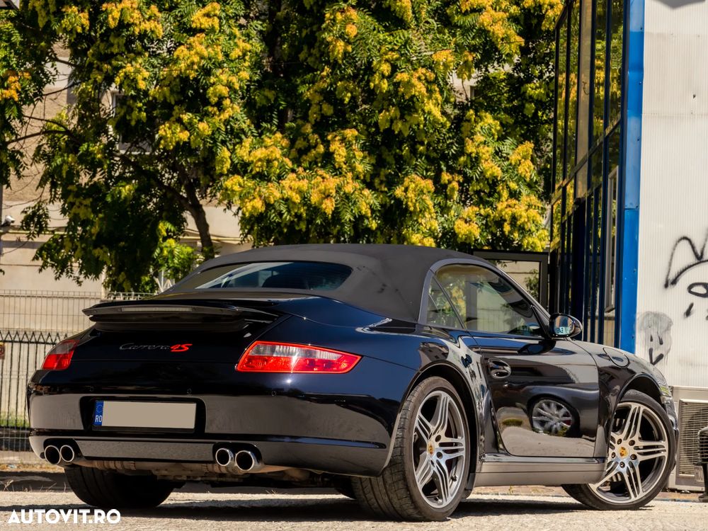 Porsche 911 Carrera 4 S Cabrio - 4