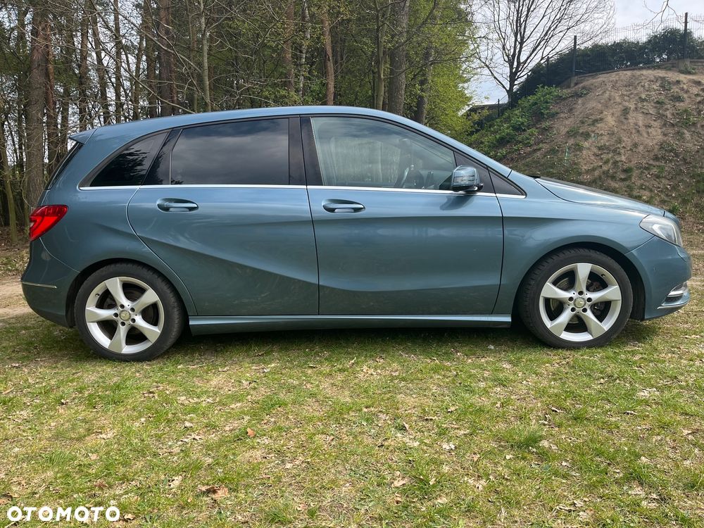 Mercedes-Benz Klasa B 180 Edition - 8