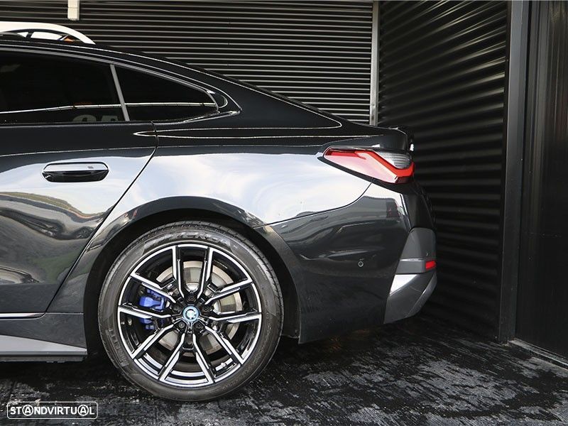 BMW i4 eDrive40 Pack Desportivo M - 9