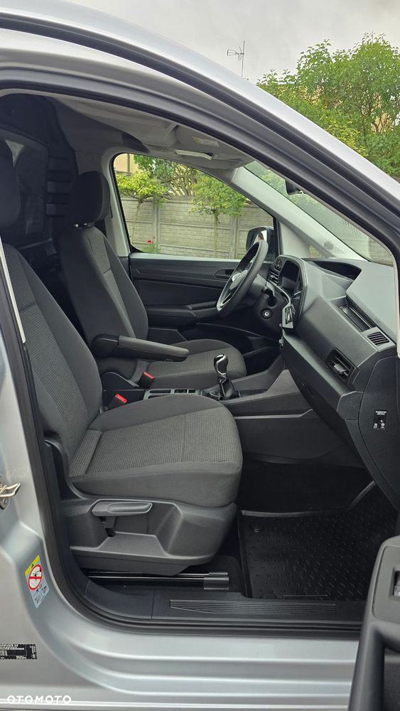 Volkswagen Caddy 102 KM Pierwsza rejestracja 03.01.2025 - 13