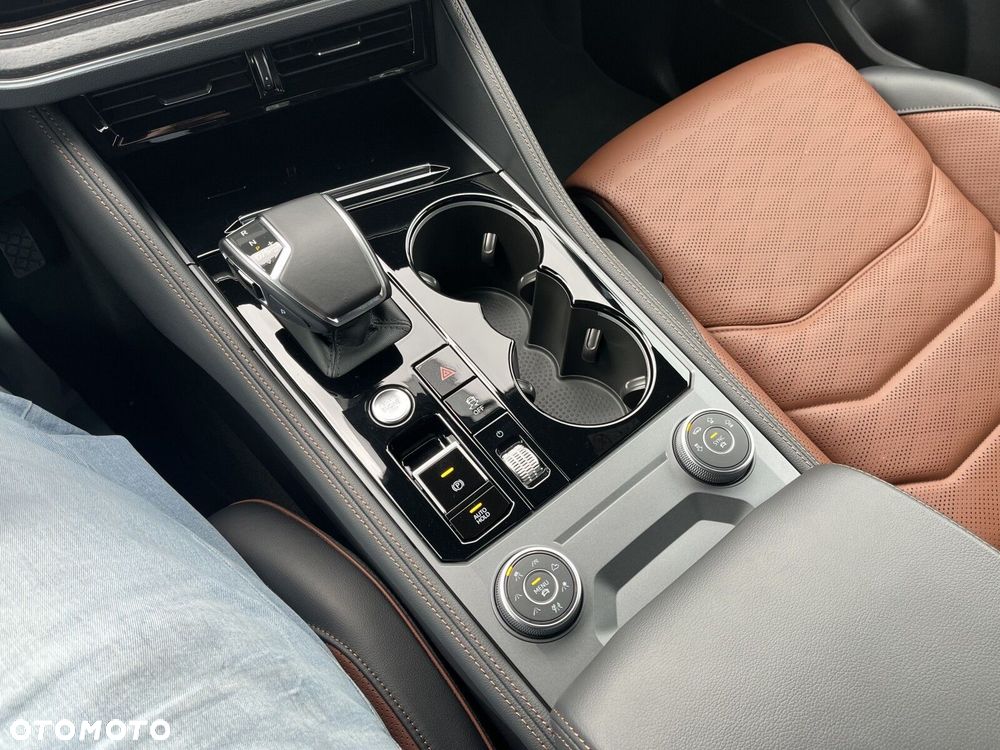 Volkswagen Touareg - 16