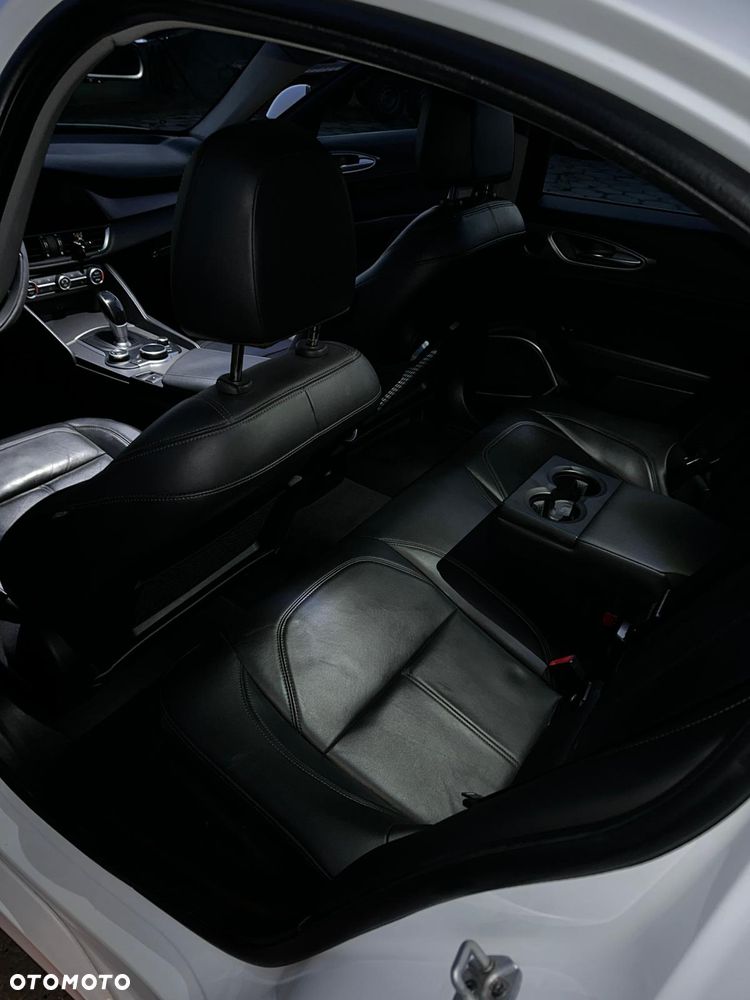 Alfa Romeo Giulia - 18