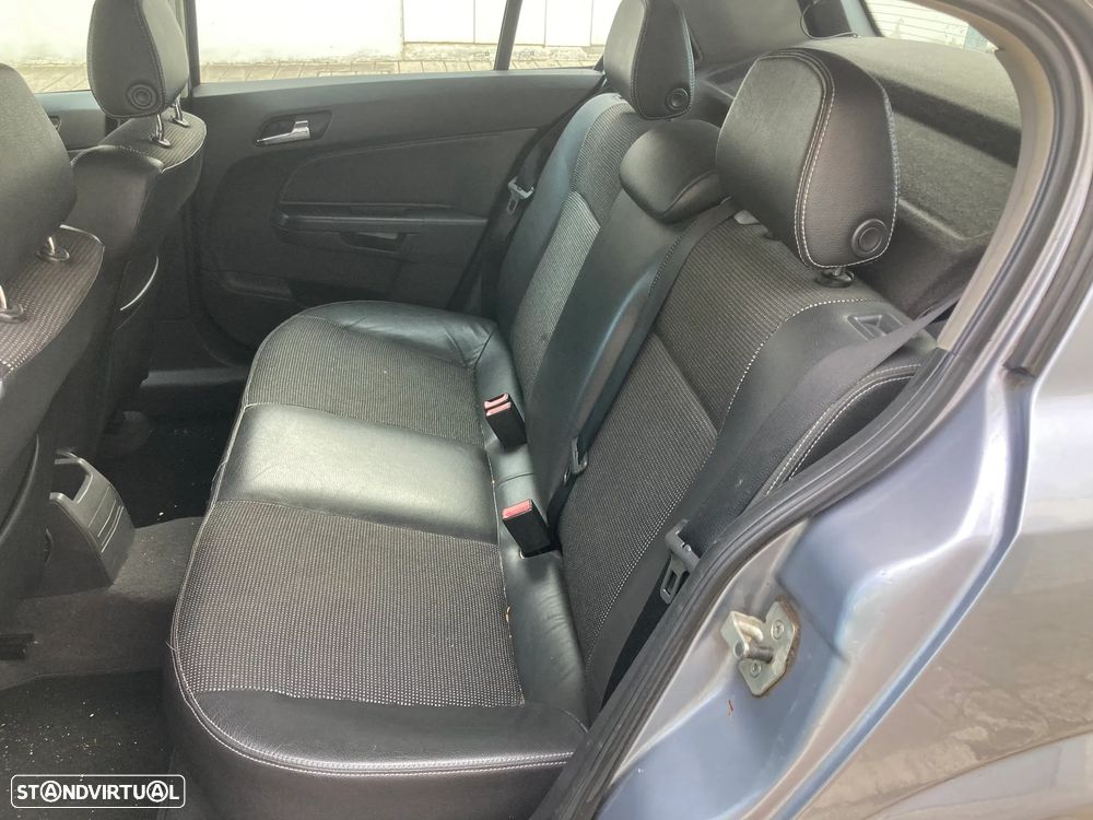 Opel Astra 1.7 CDTi Cosmo M5 - 11
