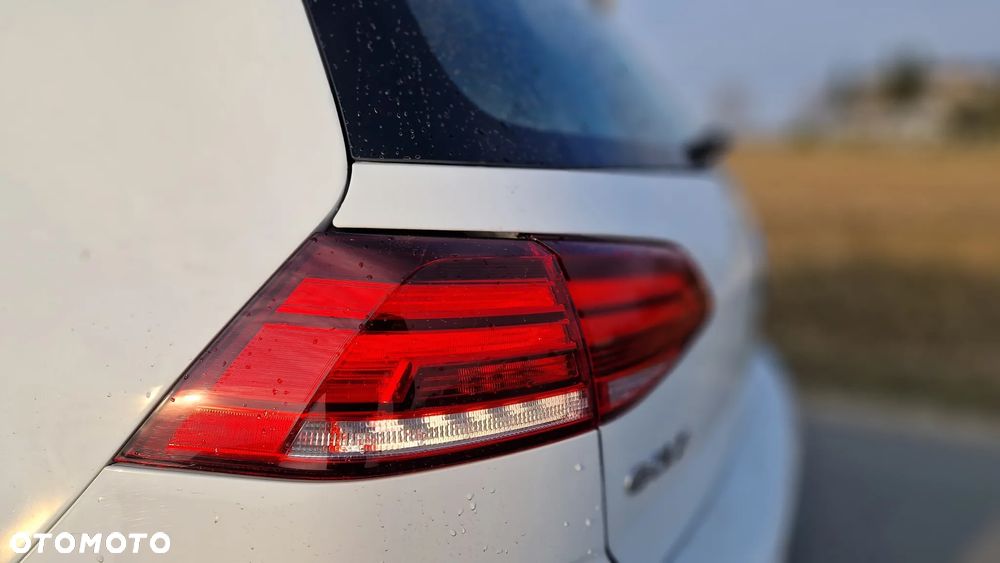 Volkswagen Golf 1.4 TSI BMT Comfortline - 17