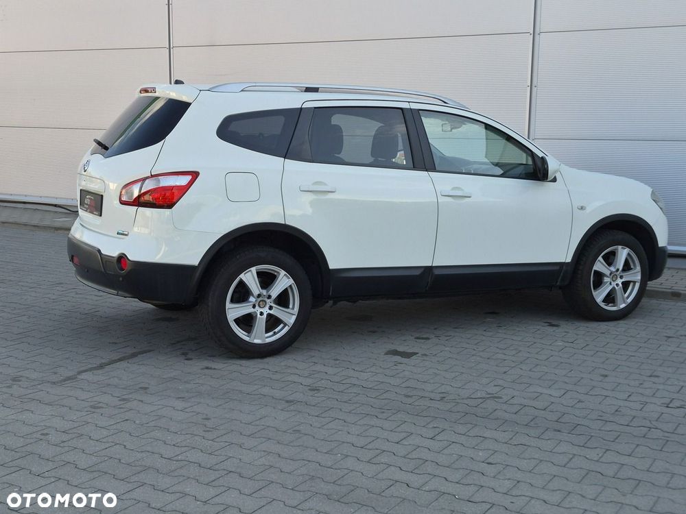 Nissan Qashqai+2 - 17