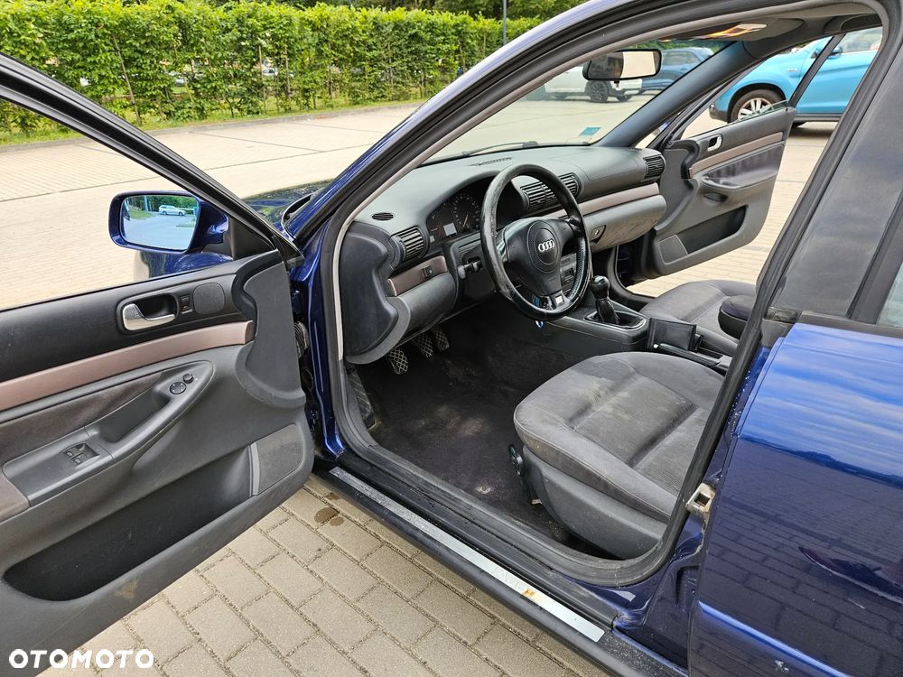 Audi A4 Avant 1.8 - 8