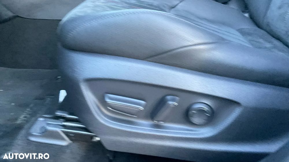 Toyota C-HR 2.0 HSD 184 CP 4x2 CVT GR Sport - 24