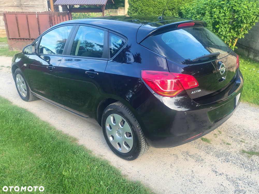 Opel Astra 1.4 - 9