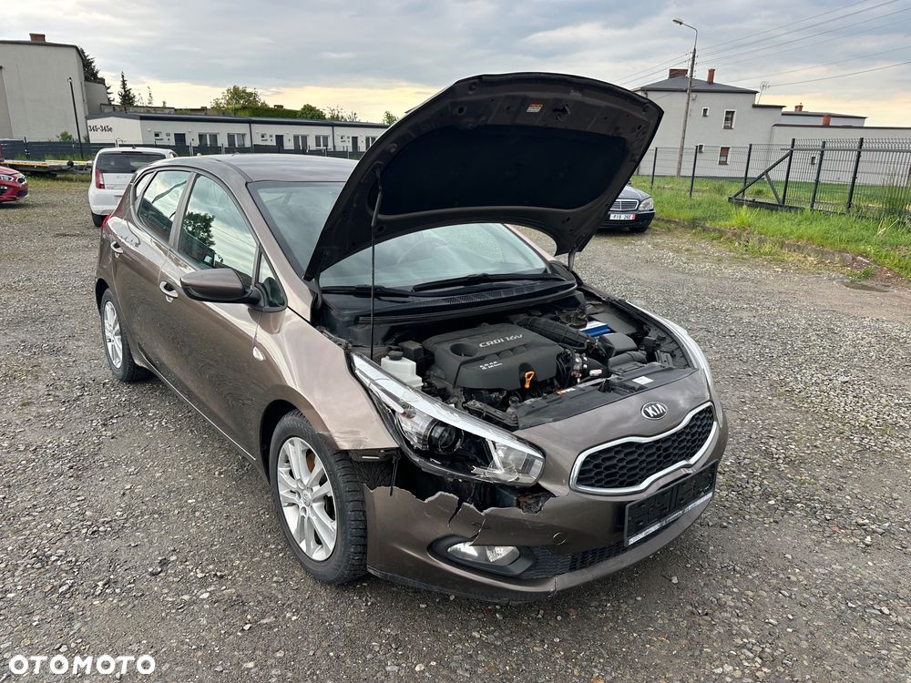 Kia Ceed 1.6 CRDi 128 ISG Vision - 15