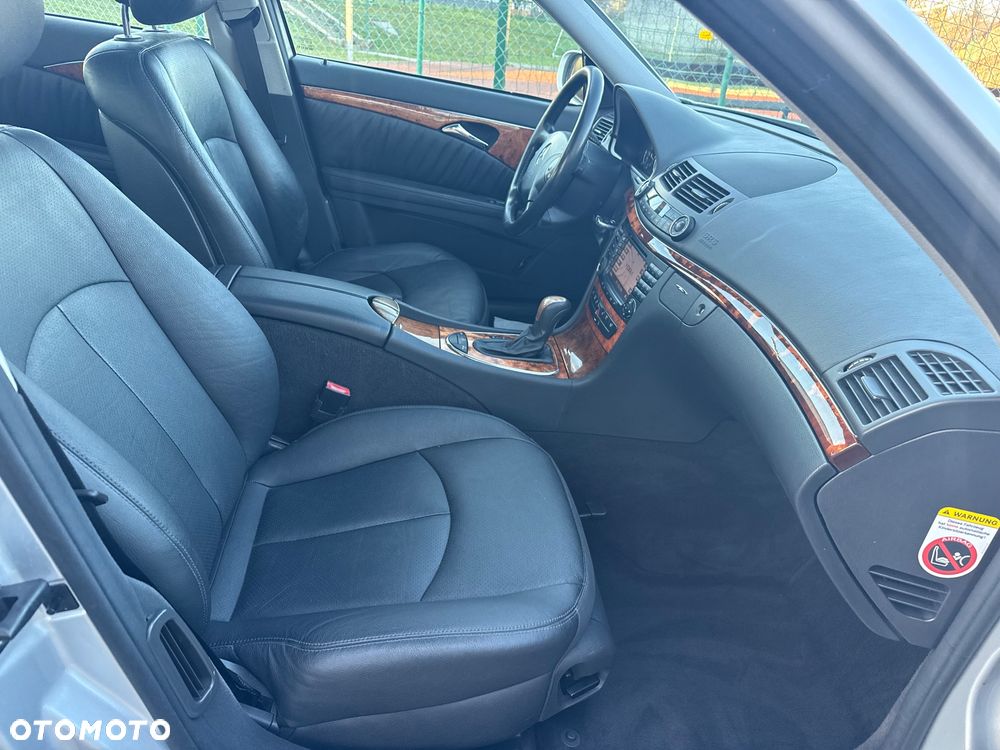 Mercedes-Benz Klasa E 500 T 4Matic Elegance Sport Edition - 16