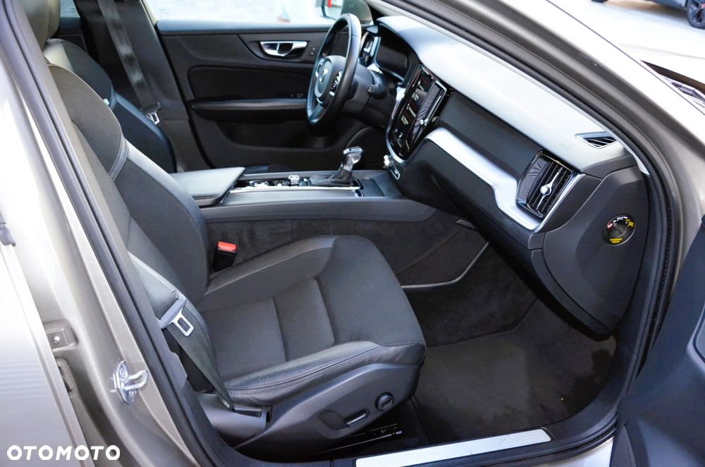 Volvo V60 Cross Country D4 AWD Geartronic Pro - 23