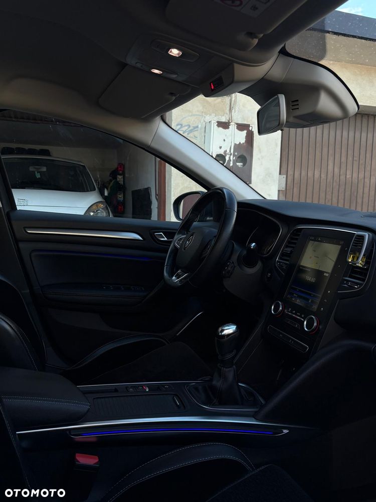Renault Megane ENERGY TCe 130 Start & Stop Paris Business - 26