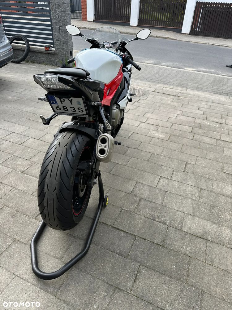 BMW S - 4