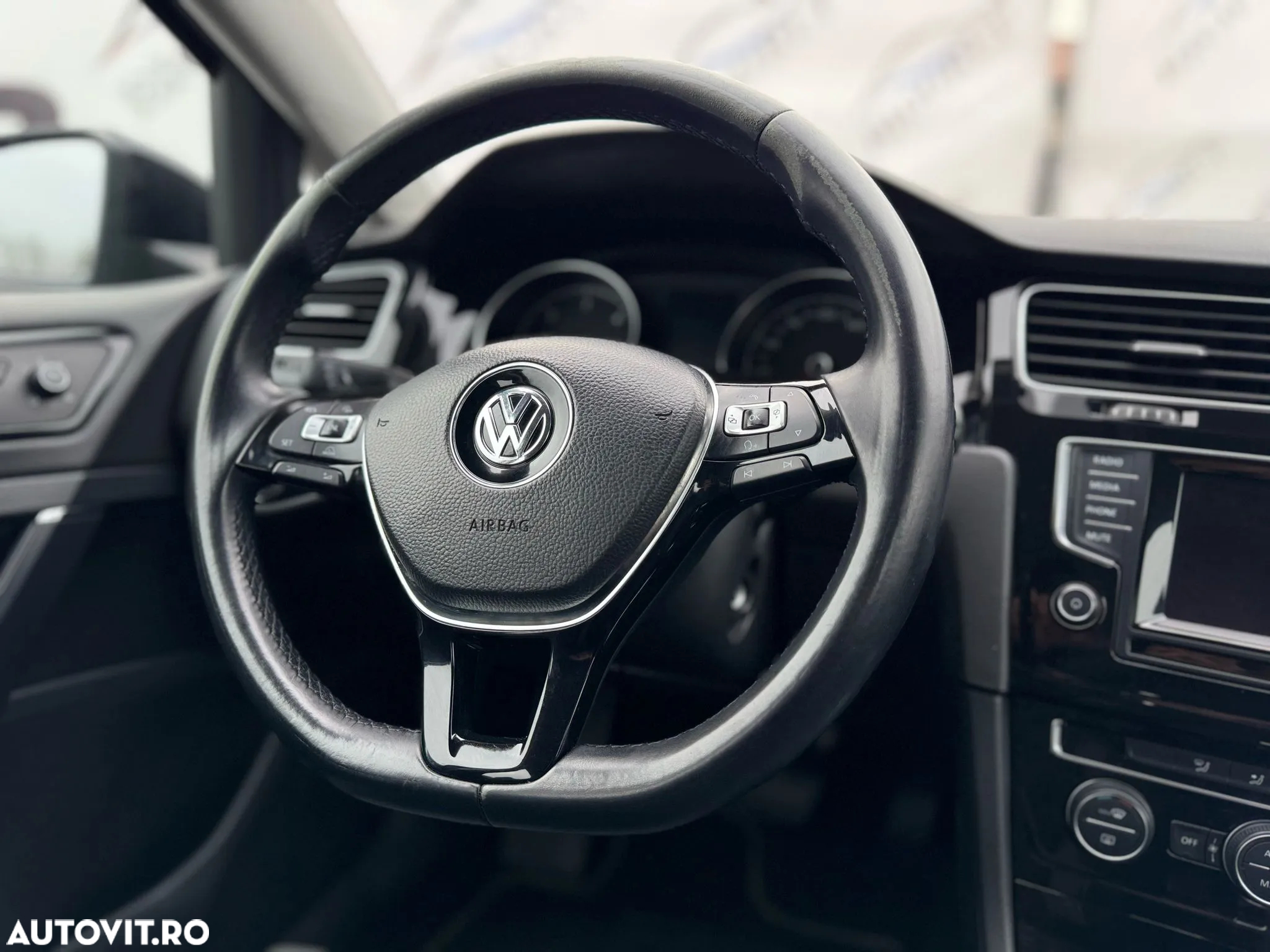 Volkswagen Golf 1.6 TDI DPF DSG BlueMotion Technology Highline - 7