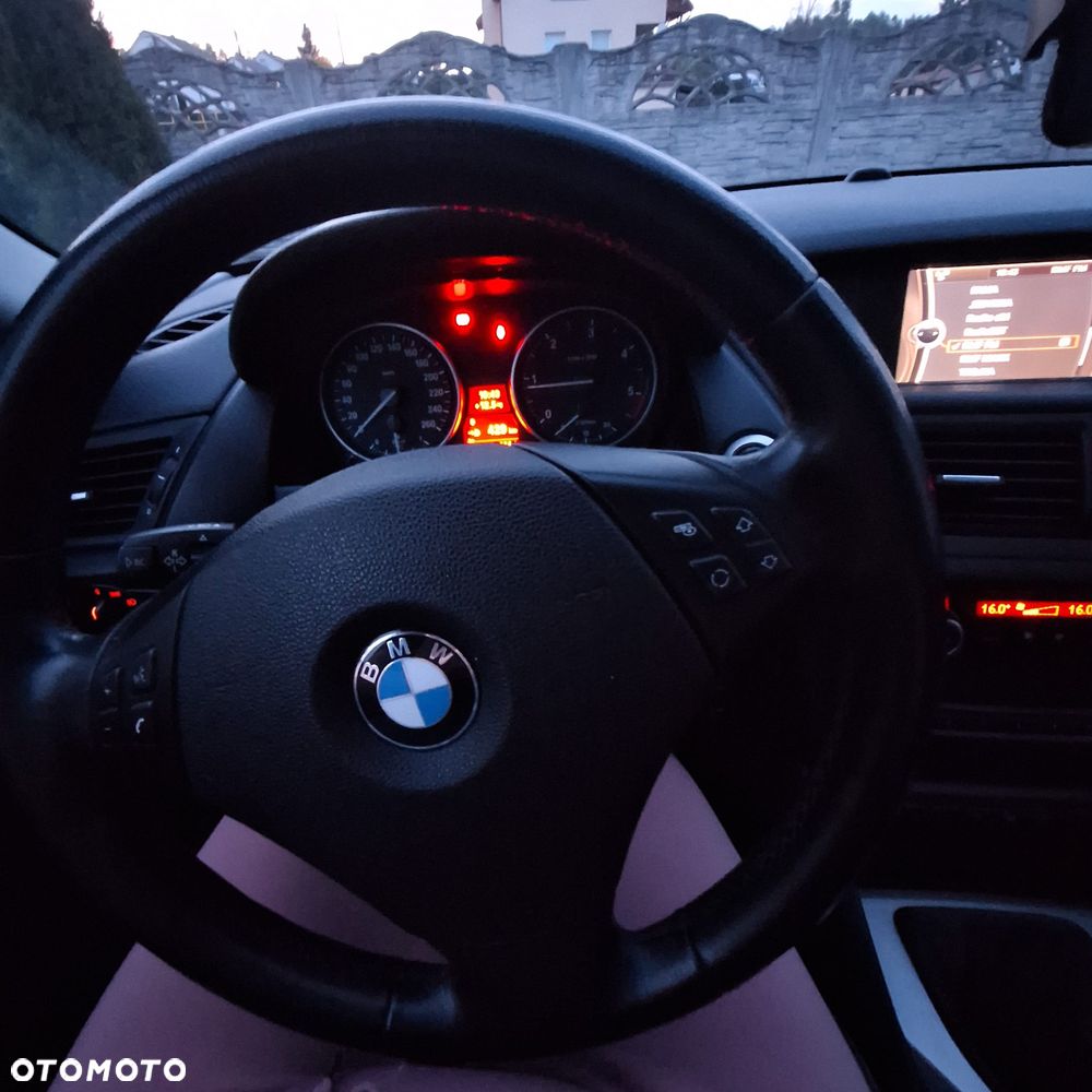 BMW X1 xDrive18d - 10