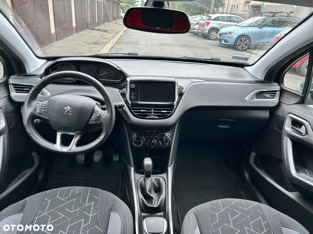 Peugeot 2008 1.2 Pure Tech Style - 11