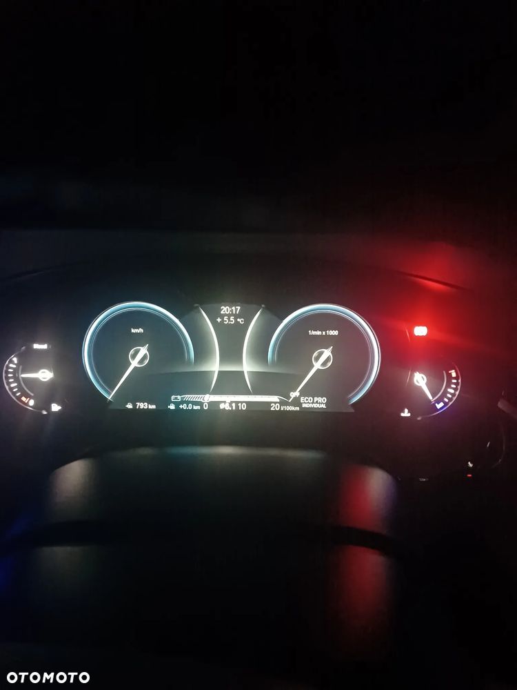 BMW Seria 5 520d xDrive Luxury Line sport - 23