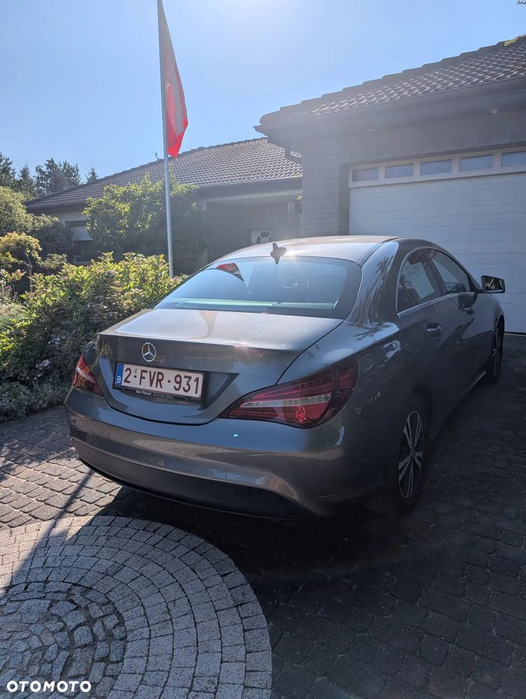 Mercedes-Benz CLA 180 7G-DCT - 11