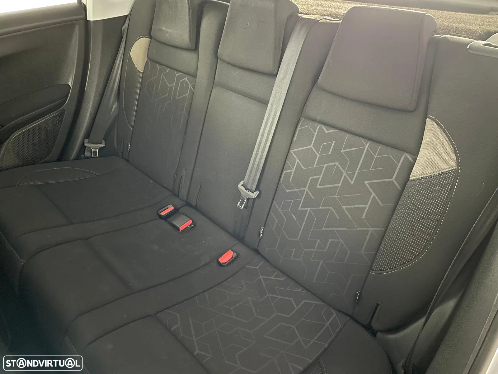 Peugeot 2008 - 24