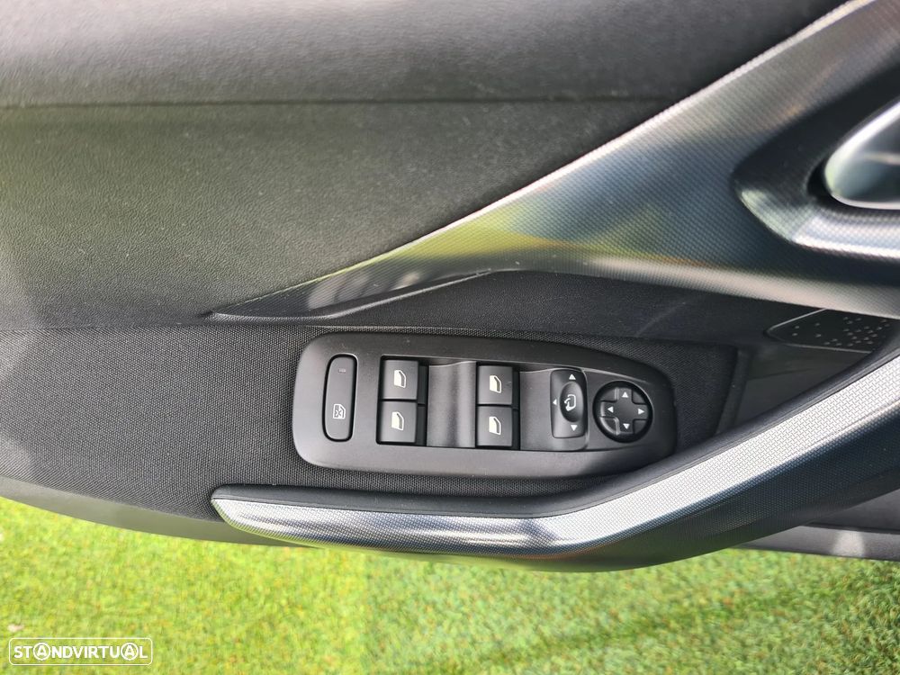 Peugeot 2008 1.6 BlueHDi Allure - 9