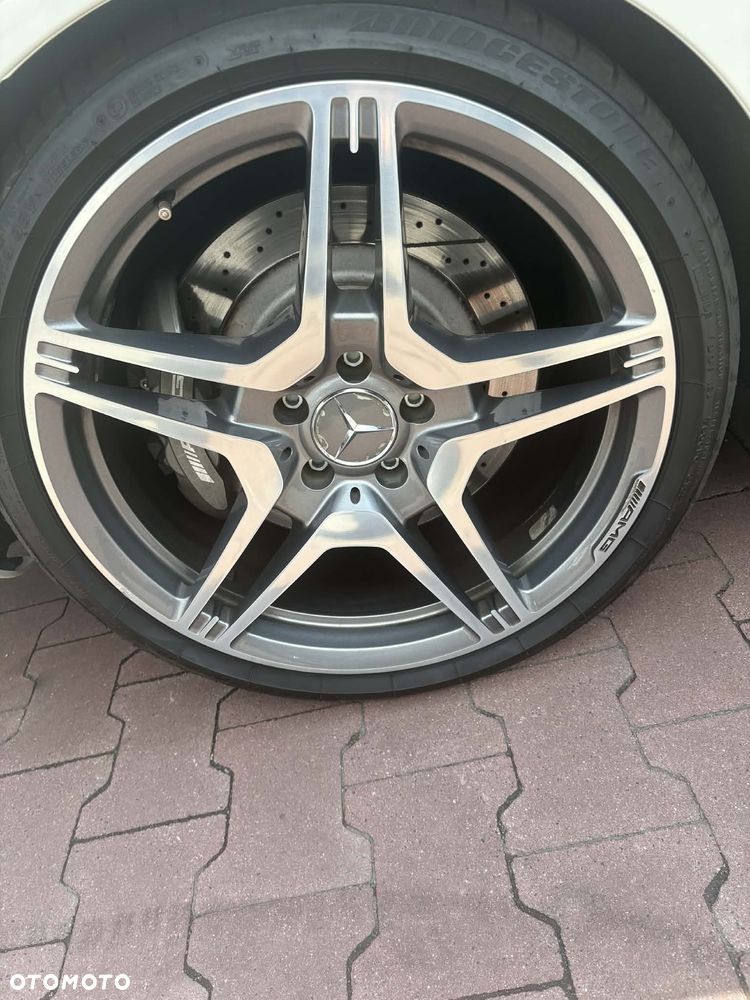 Mercedes-Benz Klasa E 63 AMG - 25