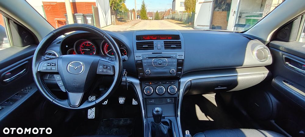 Mazda 6 2.0 Exclusive + - 3