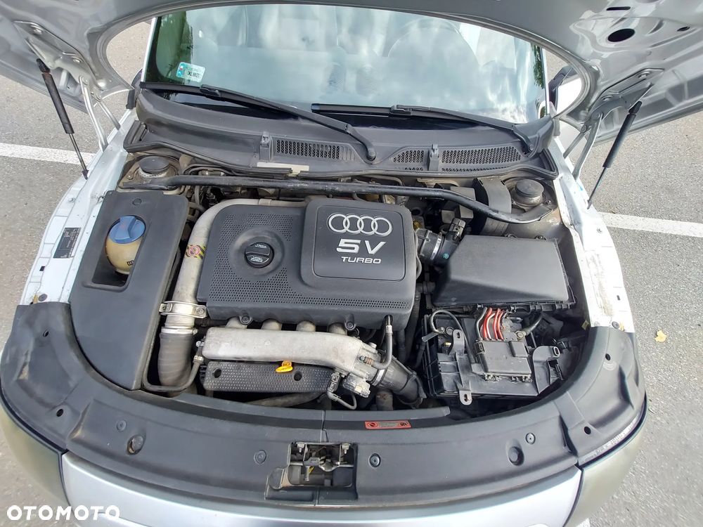 Audi TT Coupé 1.8T Quattro - 10