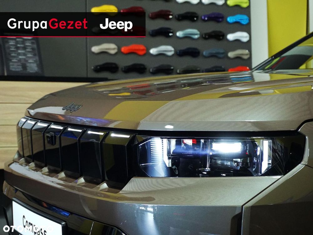 Jeep Compass - 12