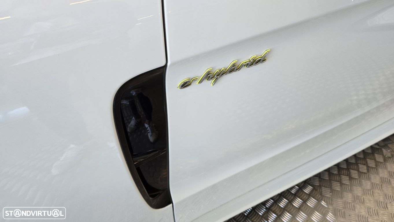 Porsche Panamera 4 E-Hybrid - 24