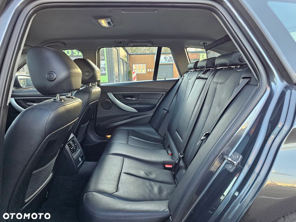 BMW Seria 3 320d DPF Edition Lifestyle - 15