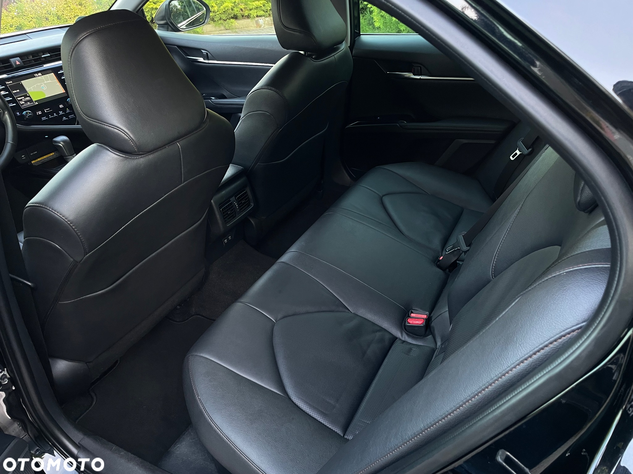 Toyota Camry 2.5 Hybrid Executive CVT - 24