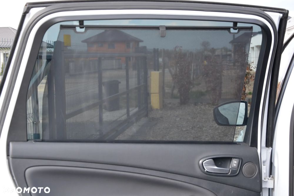 Ford S-Max 2.0 TDCi DPF Titanium X - 37