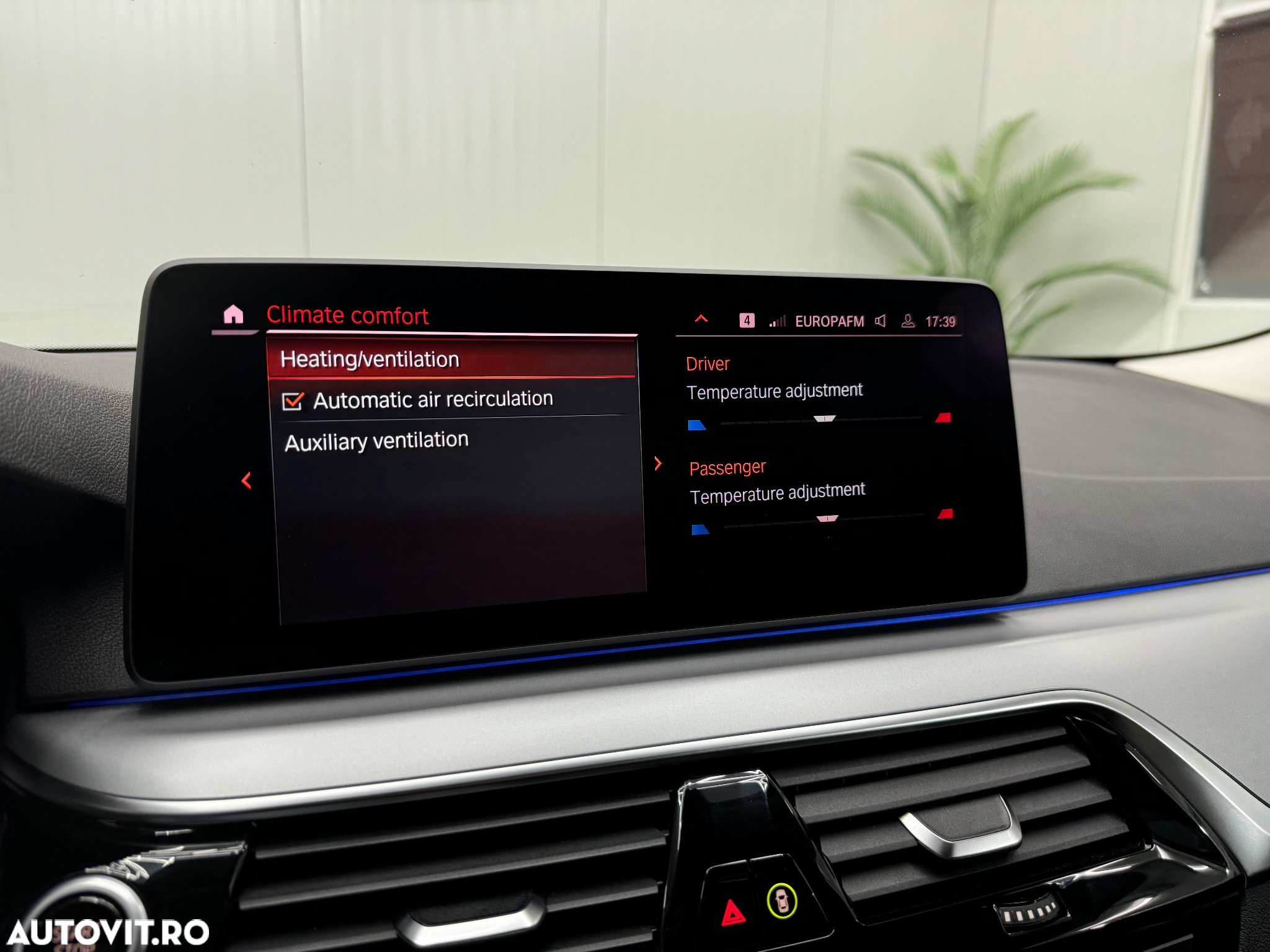BMW Seria 5 530i xDrive AT MHEV - 31