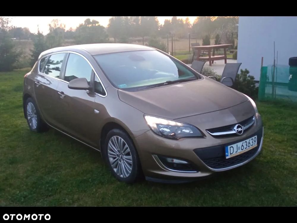 Opel Astra 1.4 T Essentia - 1