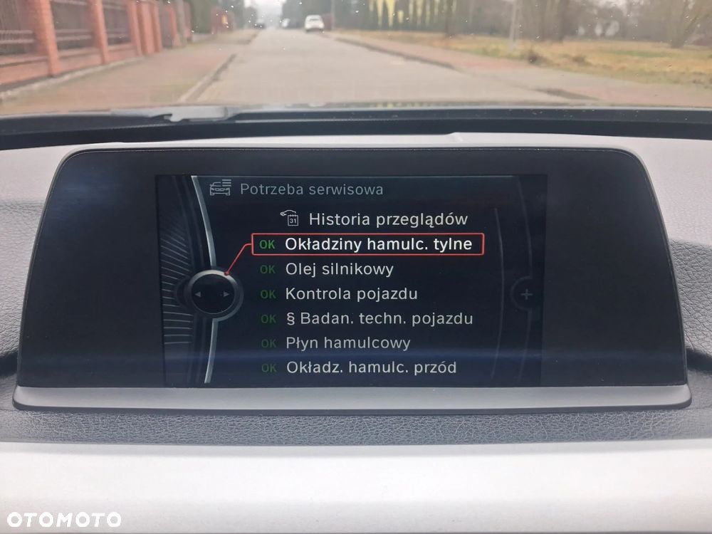 BMW Seria 3 318d Sport Line - 31