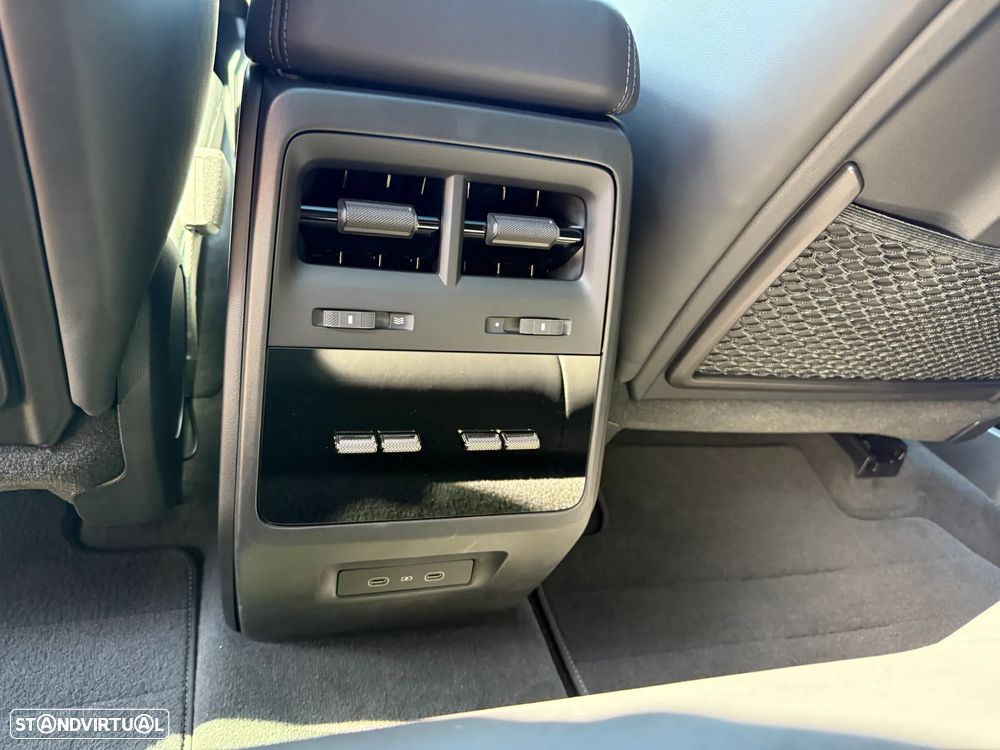 Porsche Macan Electric Turbo - 31