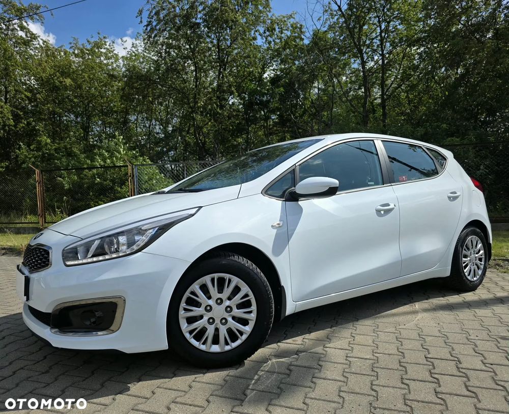 Kia Ceed 1.4 L Business Line Plus - 24