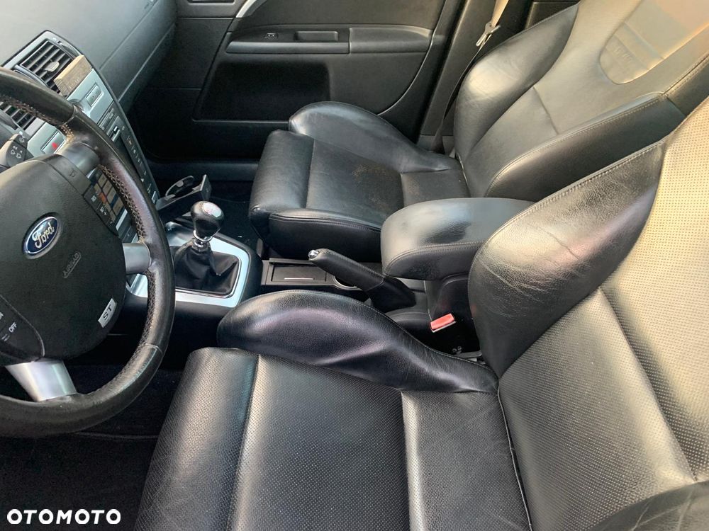 Ford Mondeo 3.0 V6 ST 220 - 9