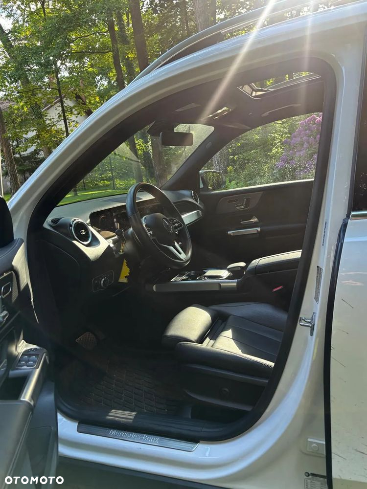 Mercedes-Benz GLB 250 4-Matic 8G-DCT - 9