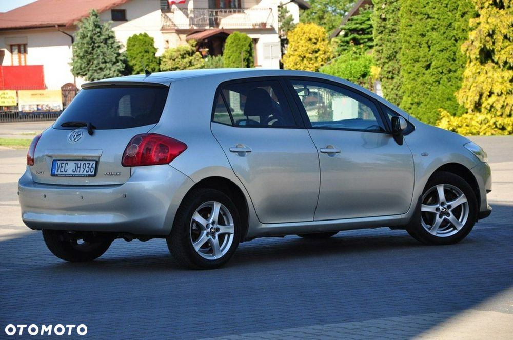 Toyota Auris - 16