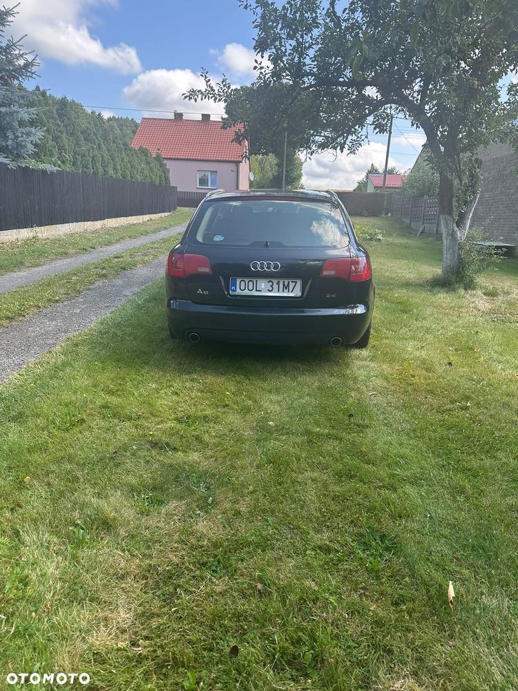 Audi A6 Avant 2.4 - 8
