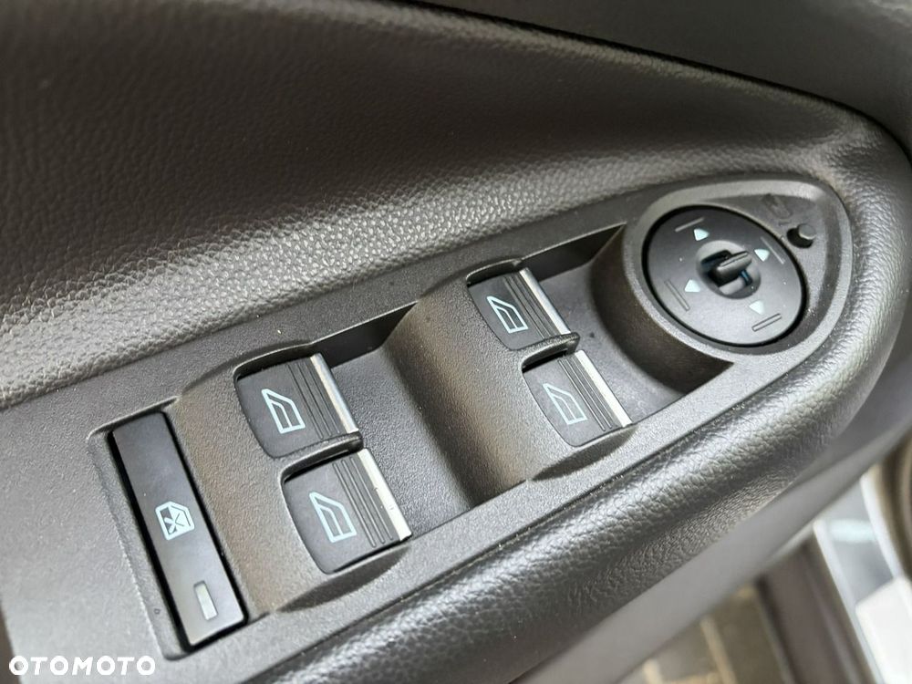 Ford Kuga - 19