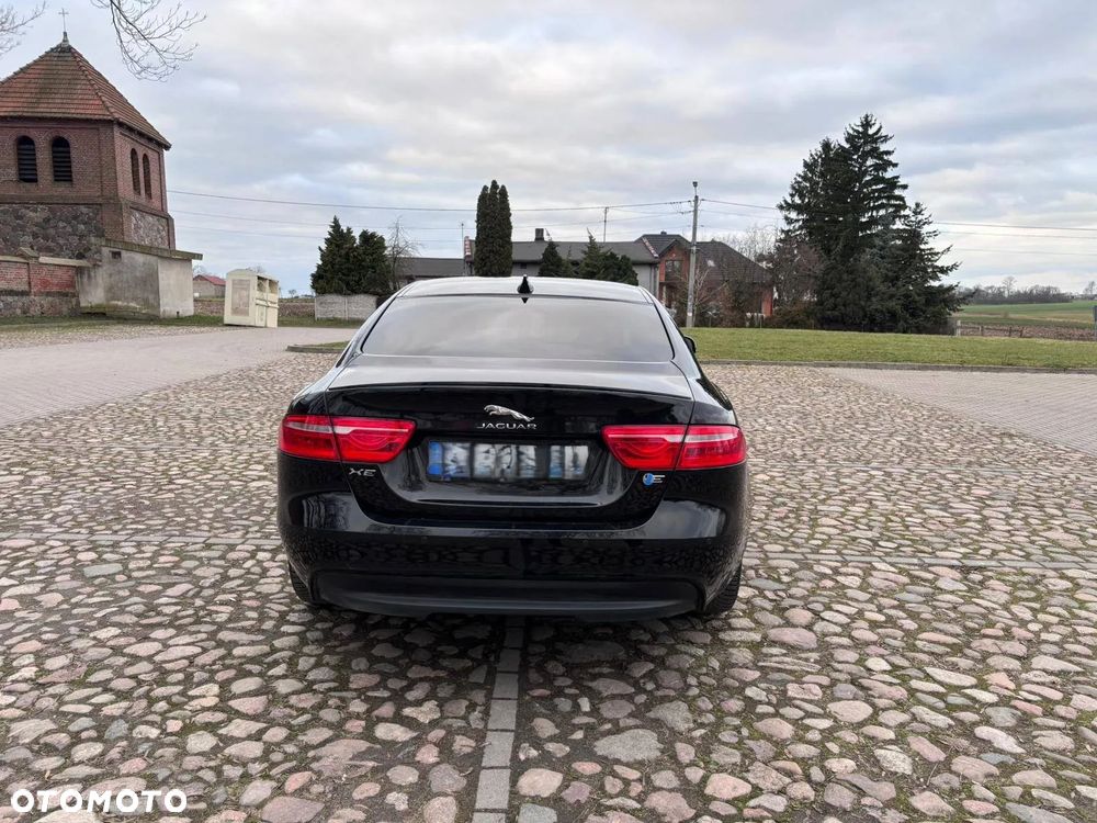 Jaguar Xe 2019 photo 5