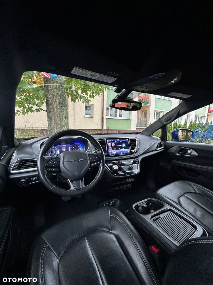 Chrysler Pacifica - 13