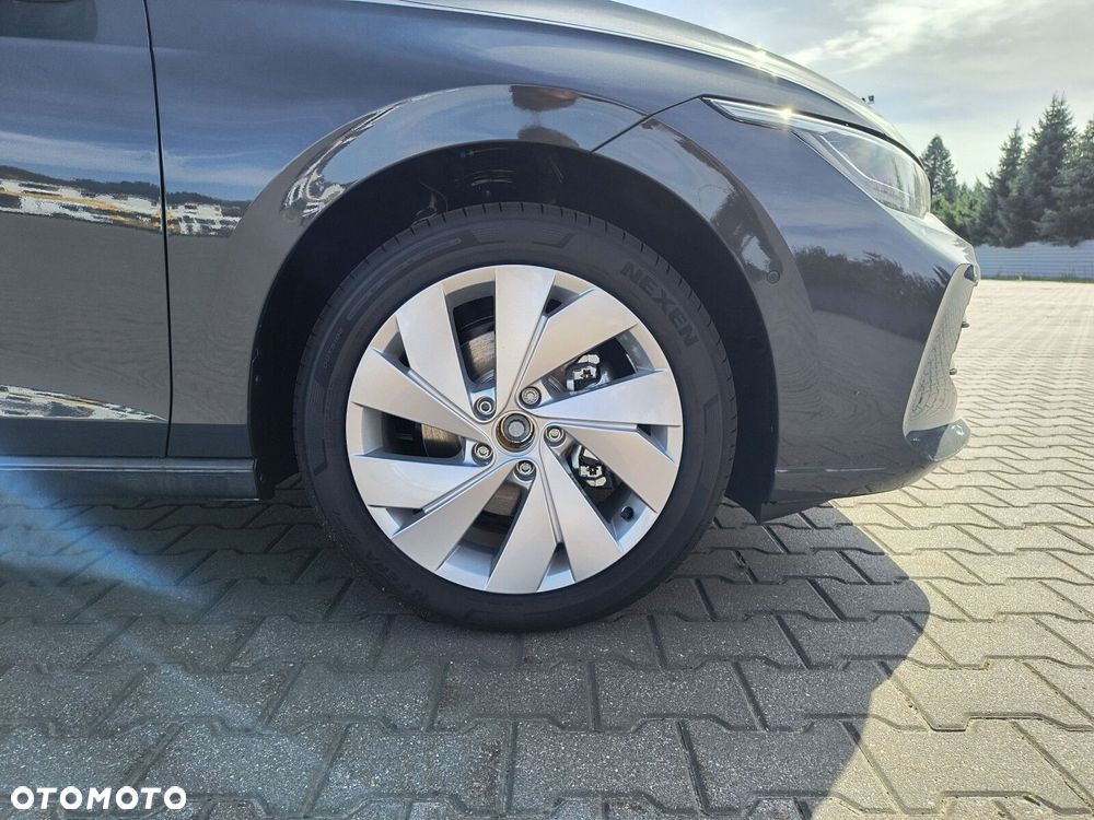 Volkswagen Golf - 10