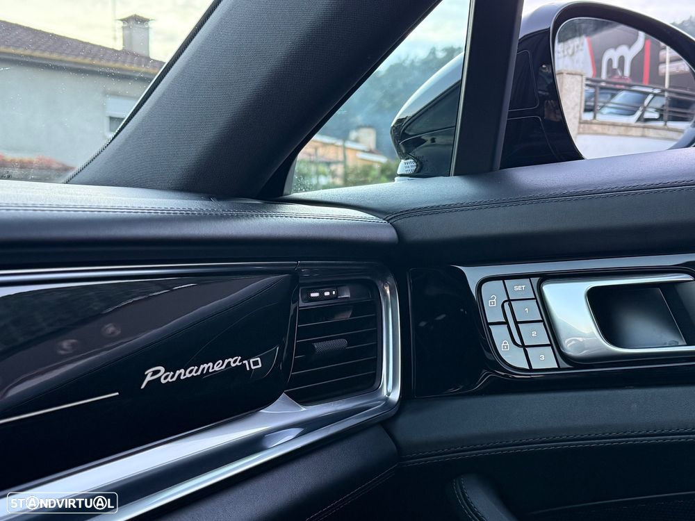 Porsche Panamera 4 E-Hybrid 10 Years Edition - 6
