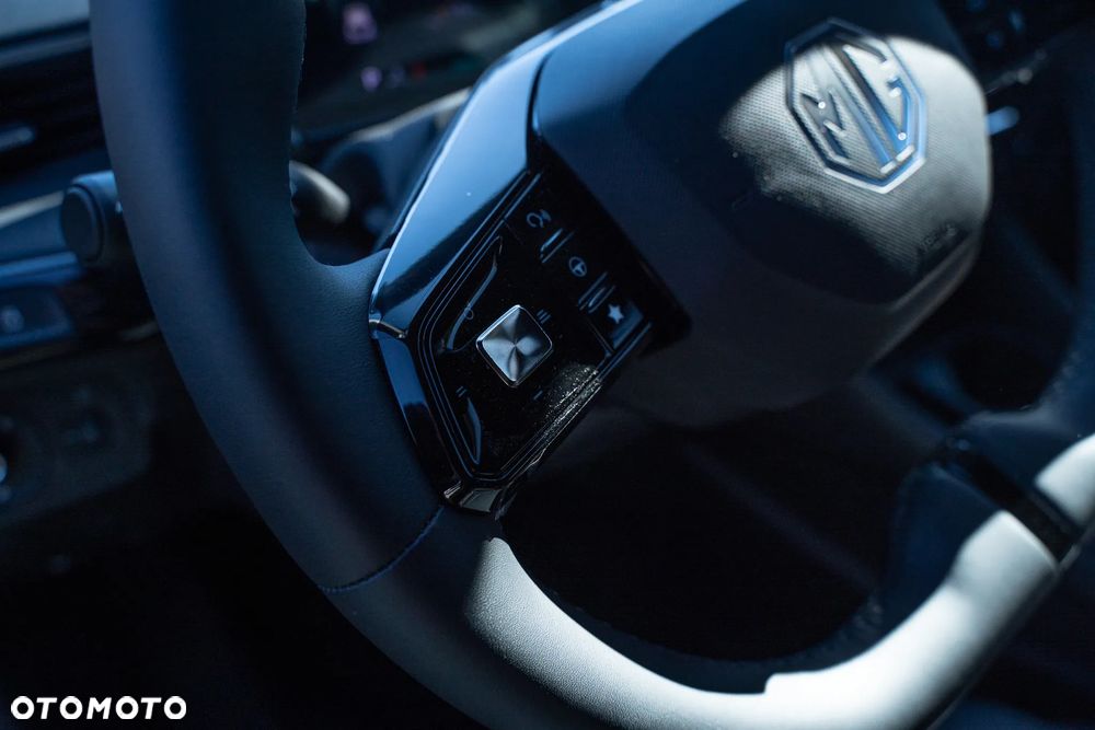 MG MG3 1.5 HEV+ Exclusive - 24